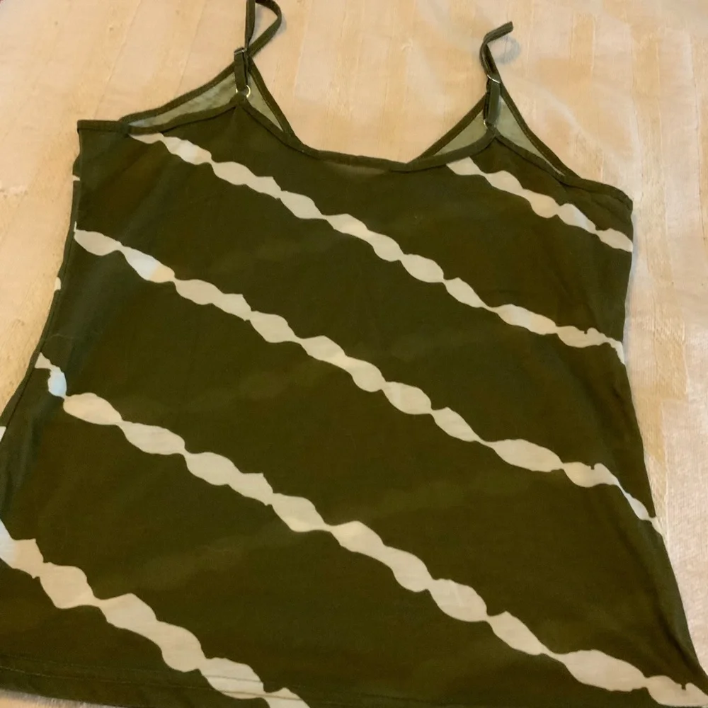 🔥🔥Tank top🔥🔥🔥 - Picture 2 of 4